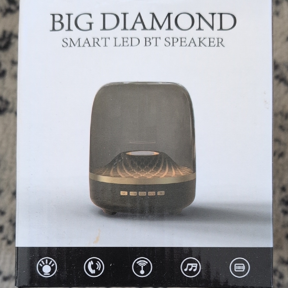 Diamond Supply Co. Smart LED Bluetooth Speaker - Black & Gold